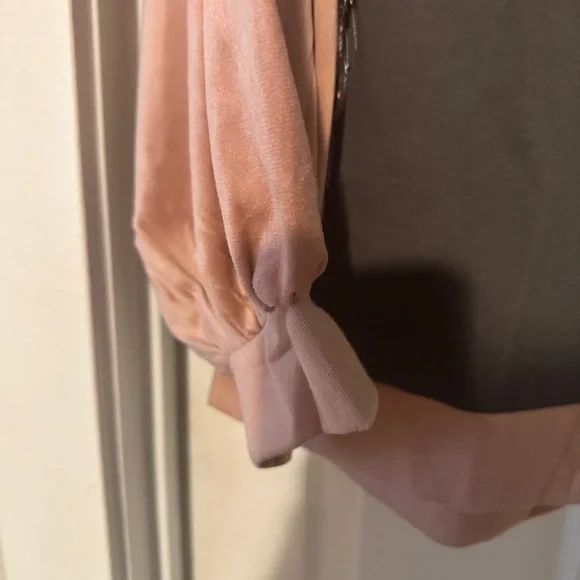 COPY - POL NWT PINK AND GRAY TOP 2900 - Picture 3 of 4